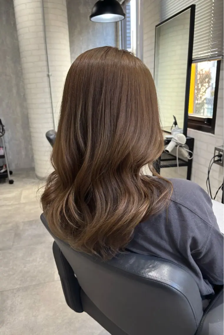 セミロング カラー ヘアアレンジ カット ヘアカラー トリートメント kei🤎ベージュ /透明感カラー/博多のヘアスタイル