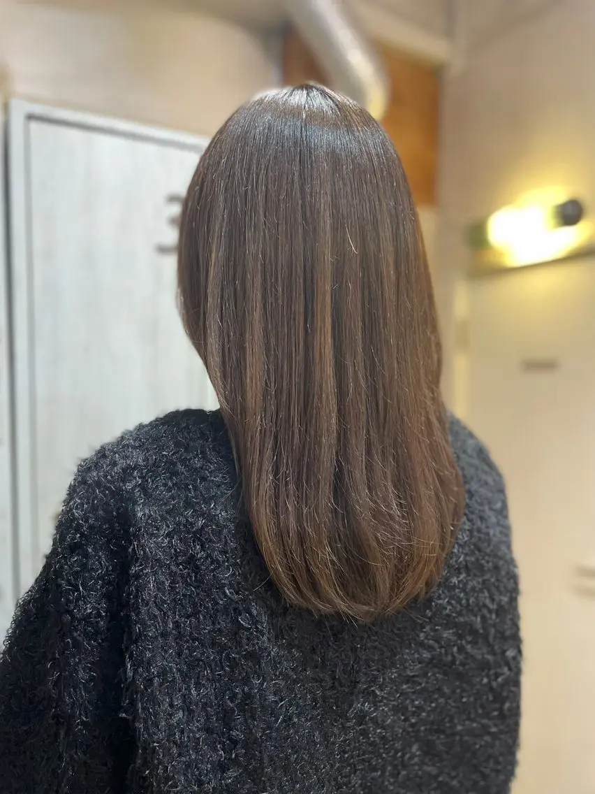 セミロング カット ヘアカラー 茅野 あゆ美のヘアスタイル