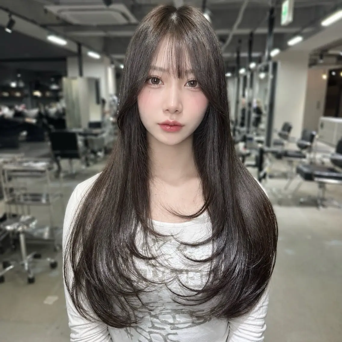 ロング くびれヘア 顔まわりレイヤー 顔周りカット 韓国風ヘア くびれレイヤー カット ヘアカラー 韓国レイヤー🇰🇷 艶髪💎renのヘアスタイル