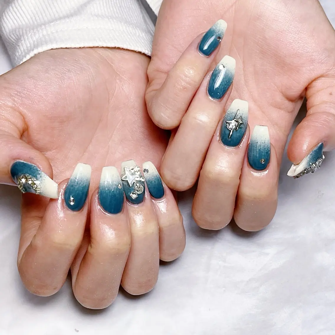 ネイル ハンドネイル 🍭Yun nail hyejin🌸のネイルデザイン