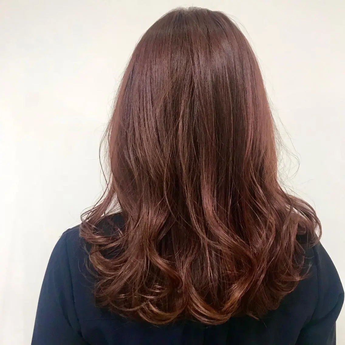 ミディアム カラー いけだ ひかり ハイライトくびれヘアのヘアスタイル