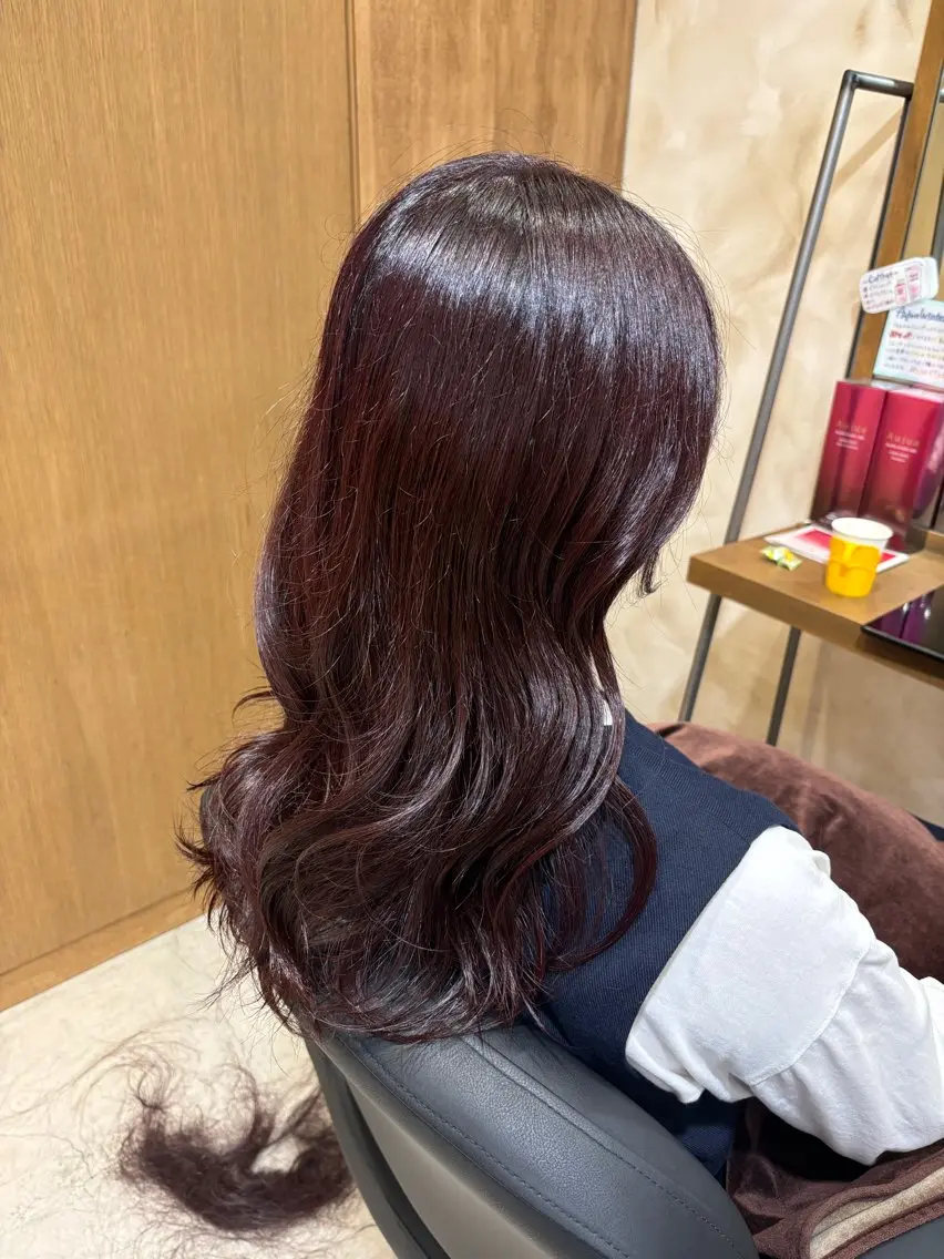 ロング カラー ブリーチ ブリーチなしカラー レッドカラー ヘアカラー トリートメント ツヤカラー🫧Sae ネイルモデル募集中のヘアスタイル