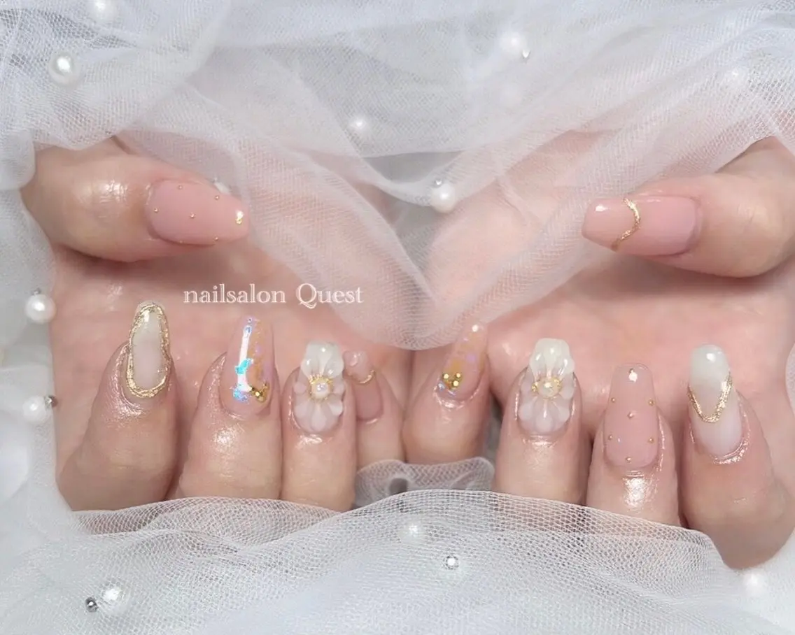 ネイル フラワーネイル ゴールド ミラーネイル ぷっくりネイル nailsalon Questのネイルデザイン
