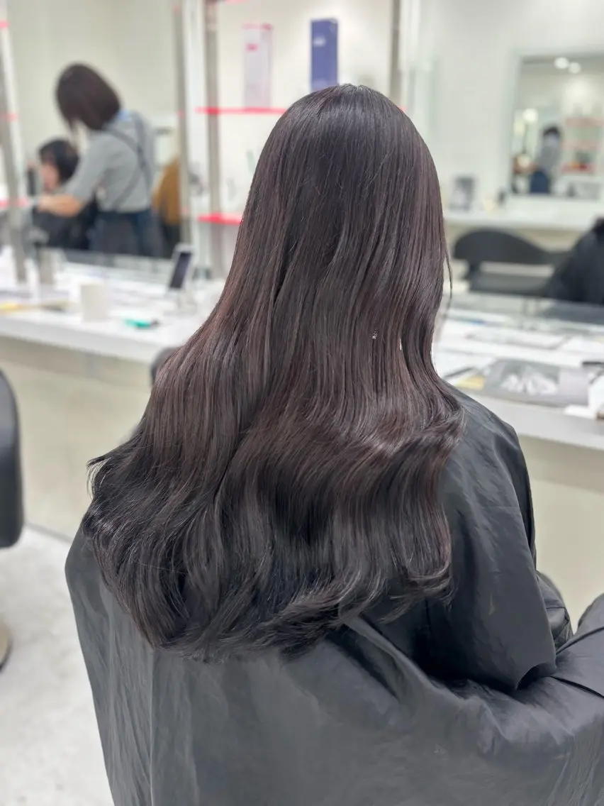 ロング カット ヘアカラー トリートメント ヘッドスパ ヘアセット 赤髪/ワインレッド/ 韓国系 まなかのヘアスタイル