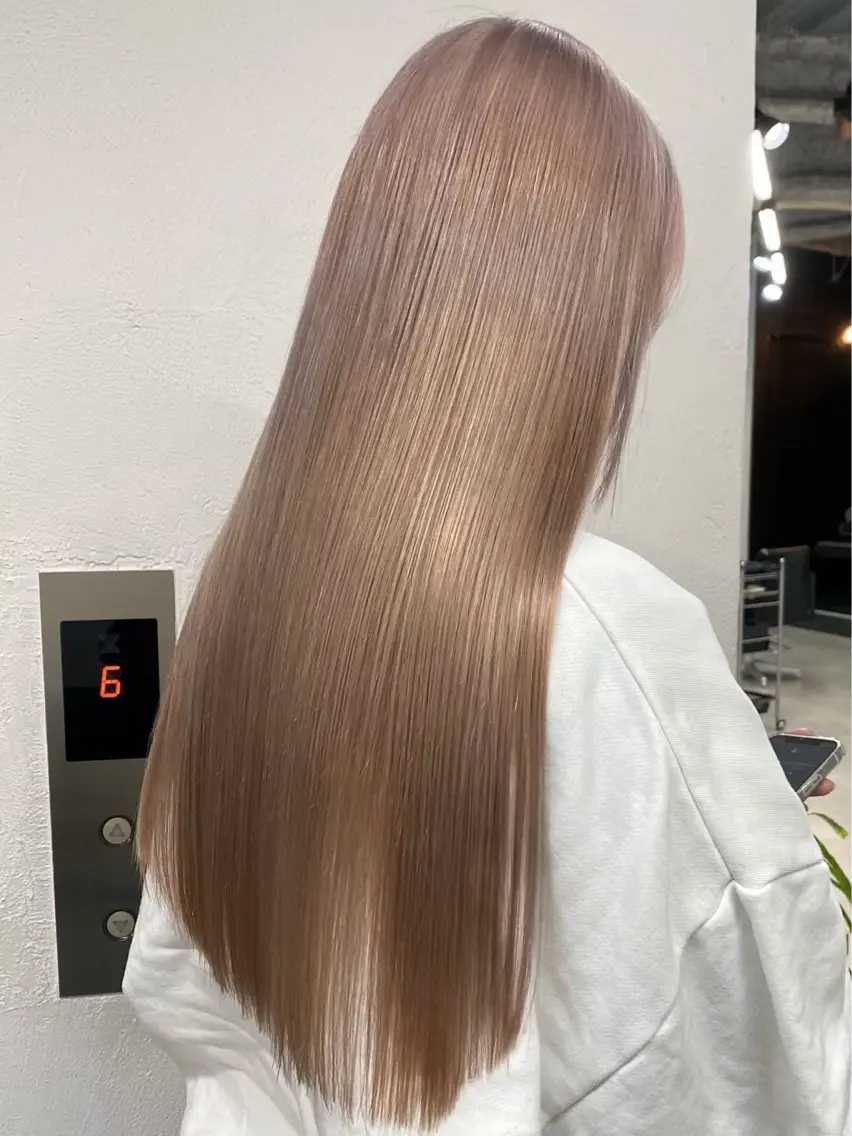 カラー ブリーチ ケアブリーチ ダブルカラー ハイトーンカラー 松岡 沙弥のヘアスタイル