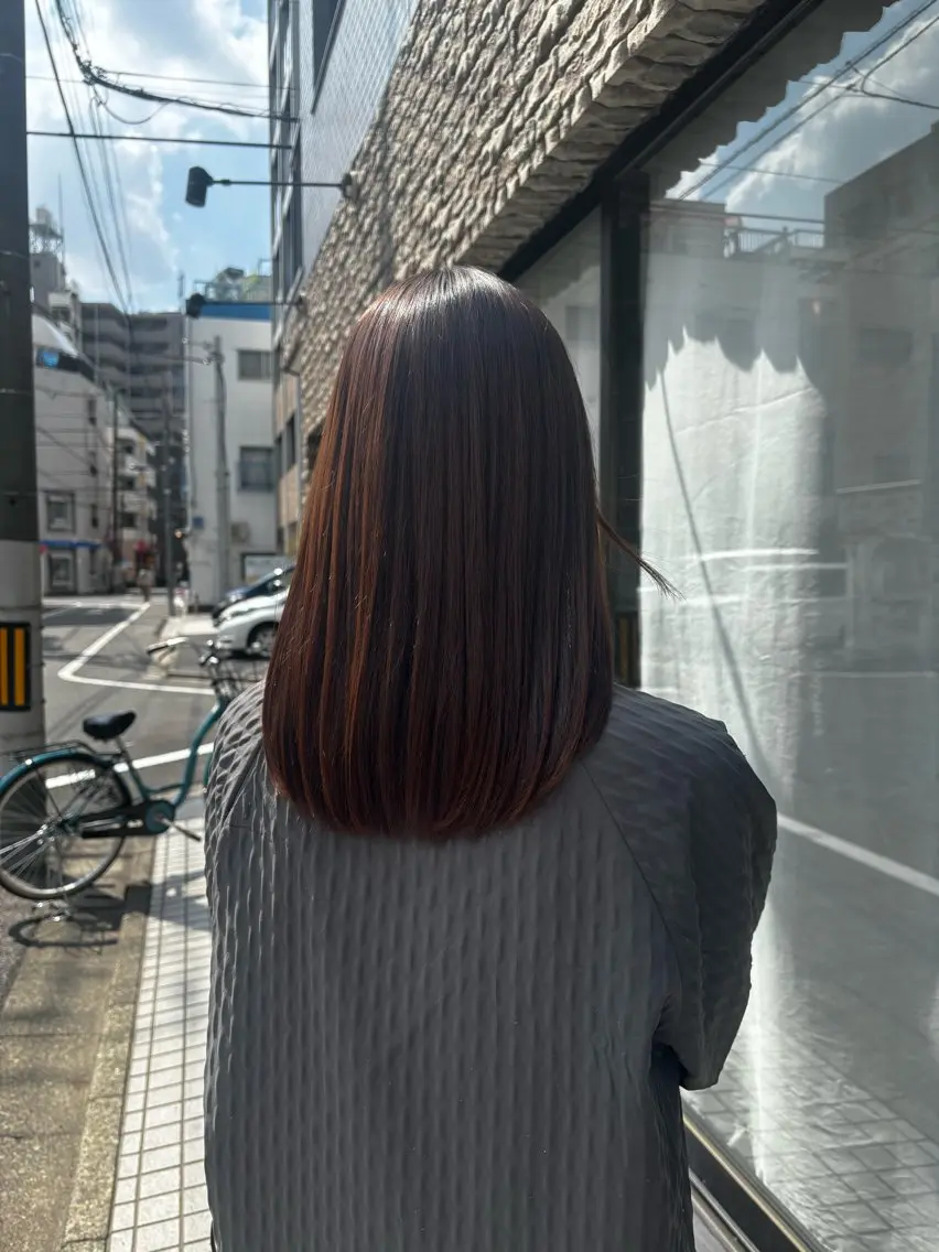 セミロング 縮毛矯正 🍒サクラ🍒 /透明感カラー/艶髪のヘアスタイル