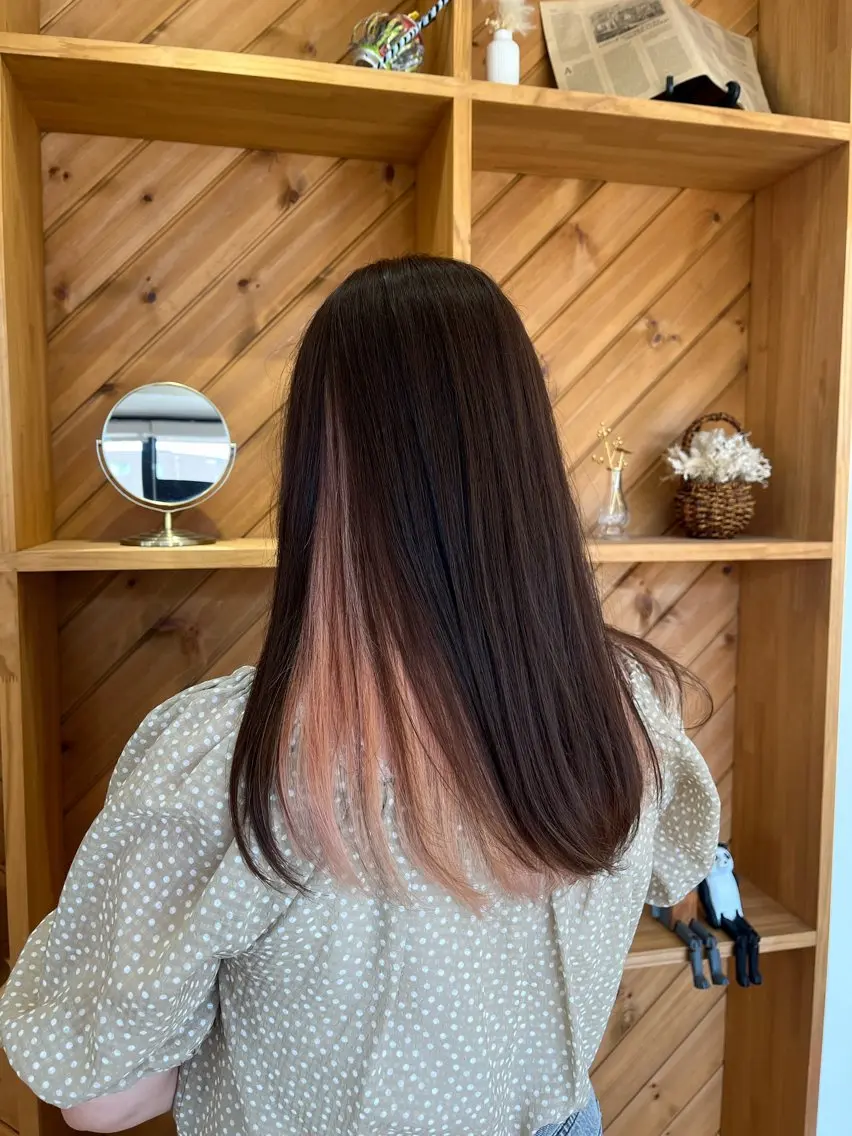 ロング カラー 岩田 樹美のヘアスタイル