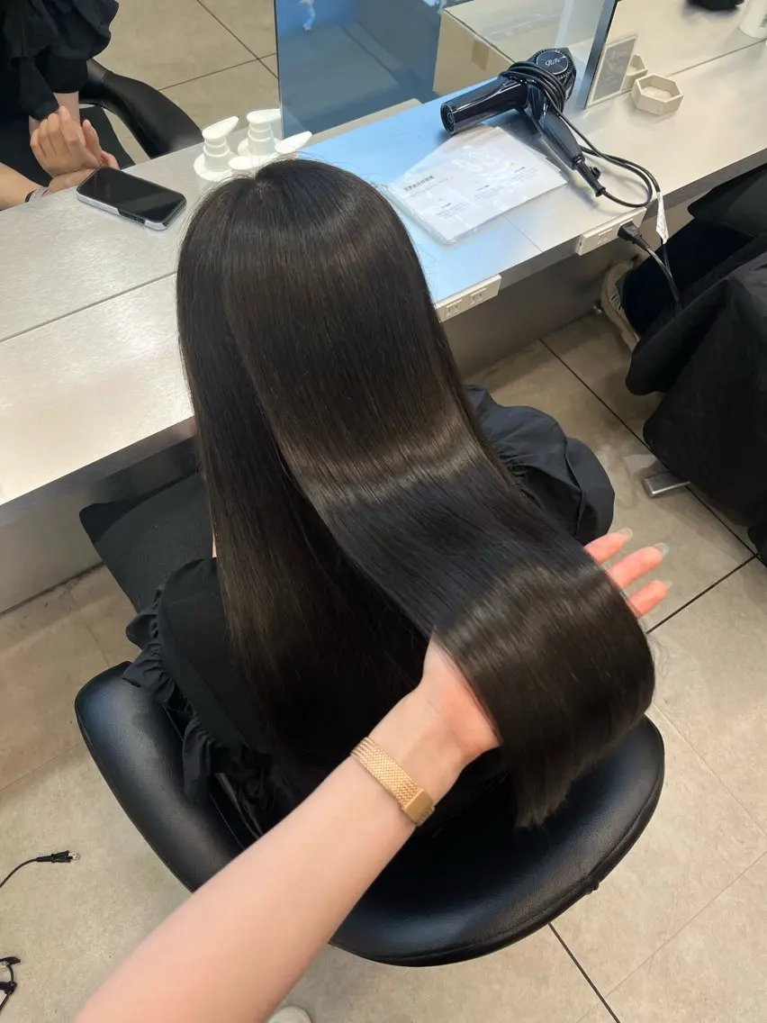 ロング Maya /カラーモデルのヘアスタイル