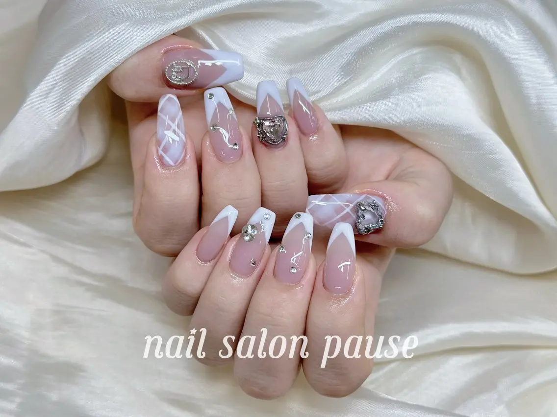 ネイル フレンチネイル ワンホンネイル ホワイト ハンドネイル ハンドケア nail salon pause✨のネイルデザイン