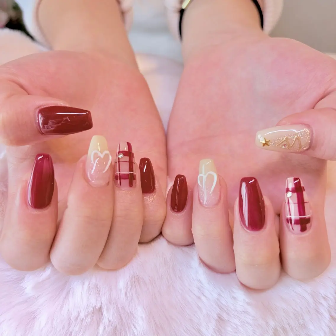 ネイル 冬ネイル クリスマス ハンドネイル nail salon e'mu💐のネイルデザイン