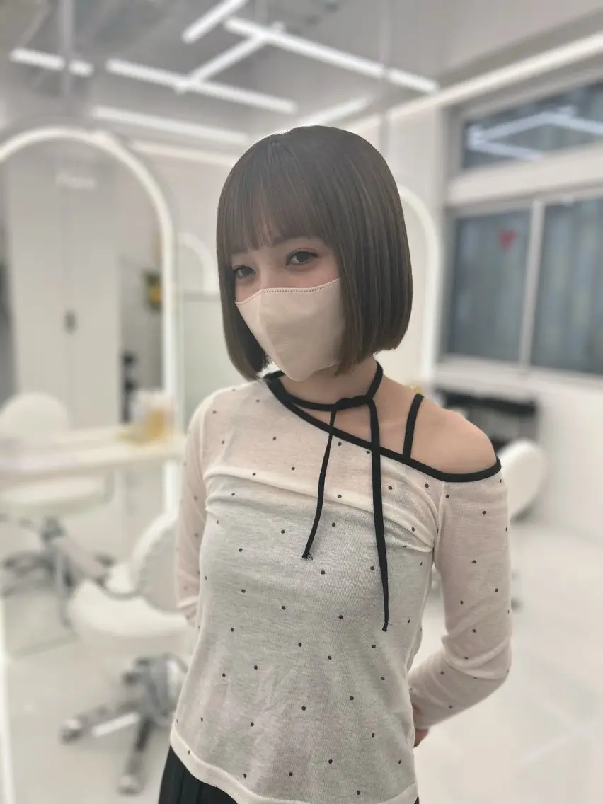 ショート カット ヘアカラー トリートメント 前髪/顔周り/透明感 艶カラーとどさんのヘアスタイル