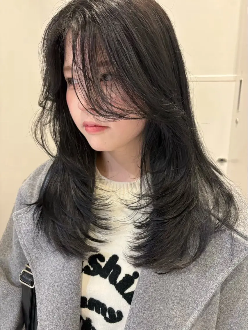 セミロング 顔周りカット レイヤーカット カット トリートメント オリーブカラー/ レイヤー/ ローレンのヘアスタイル