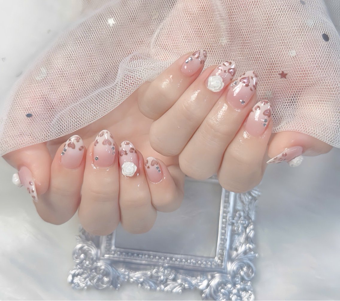 ネイル チークネイル 長さ出し フレンチネイル ジェルネイル グラデーション ハンドネイル THANHTHANH NAILのネイルデザイン