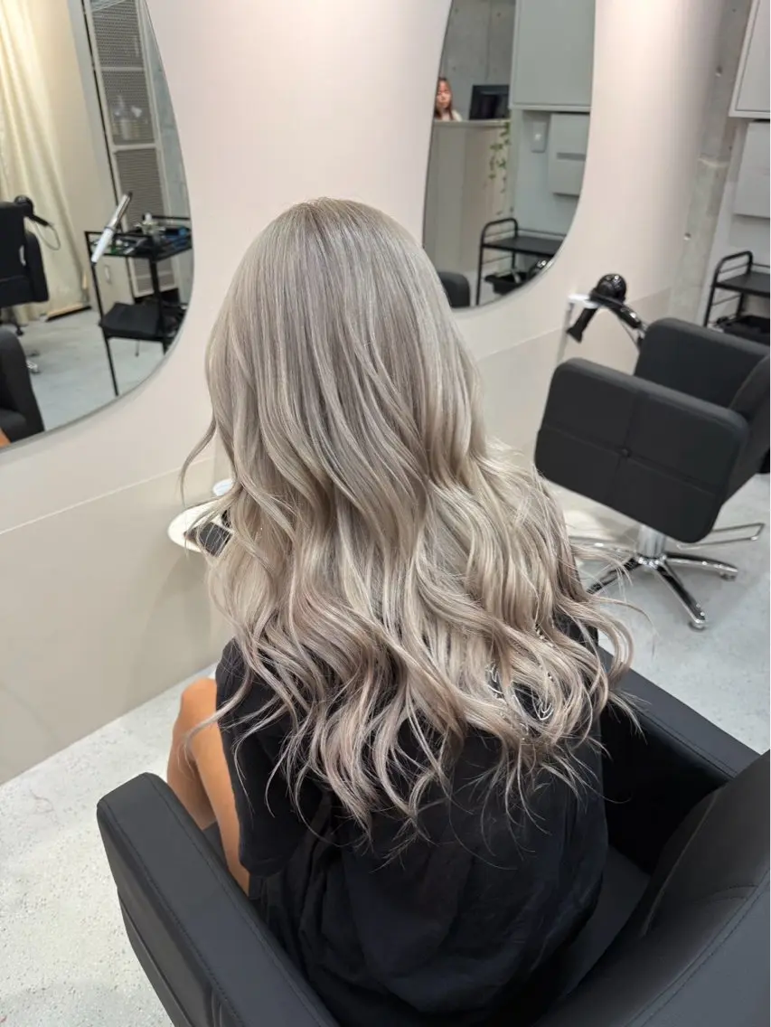 ロング カラー MIU ciera.堀江のヘアスタイル