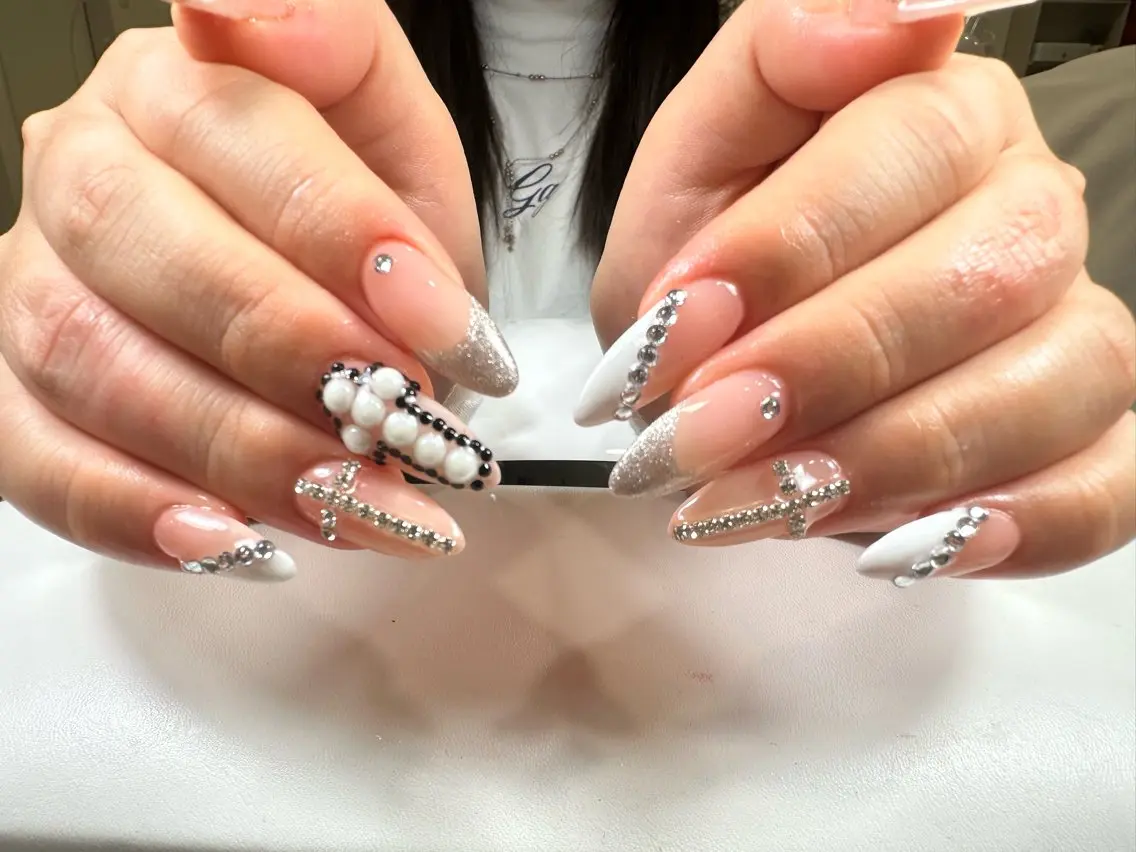 ネイル フレンチネイル ジェルネイル ハンドネイル ハンドケア LYYM Salon Miraのネイルデザイン