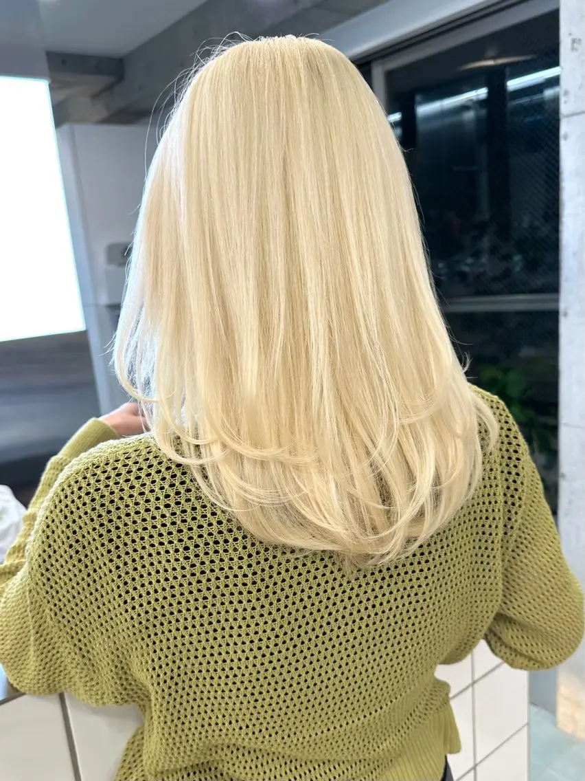 ミディアム ミディアムレイヤー レイヤーカット ハイライト🌟/ ボブ/豊田のヘアスタイル