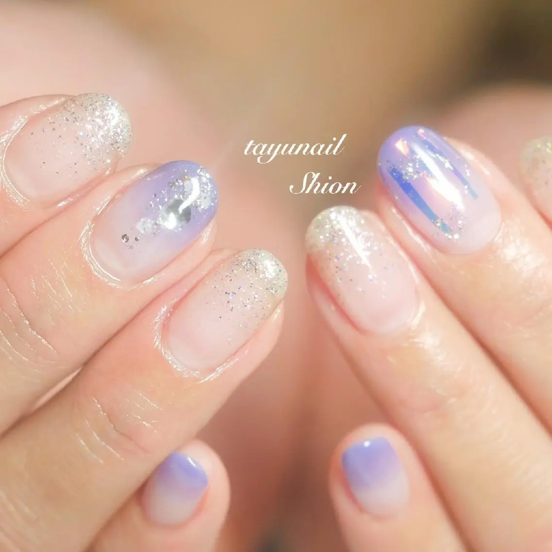 ネイル アートネイル ブルー ジェルネイル グラデーション キラキラネイル ネイルサロン 【たゆnail】のネイルデザイン