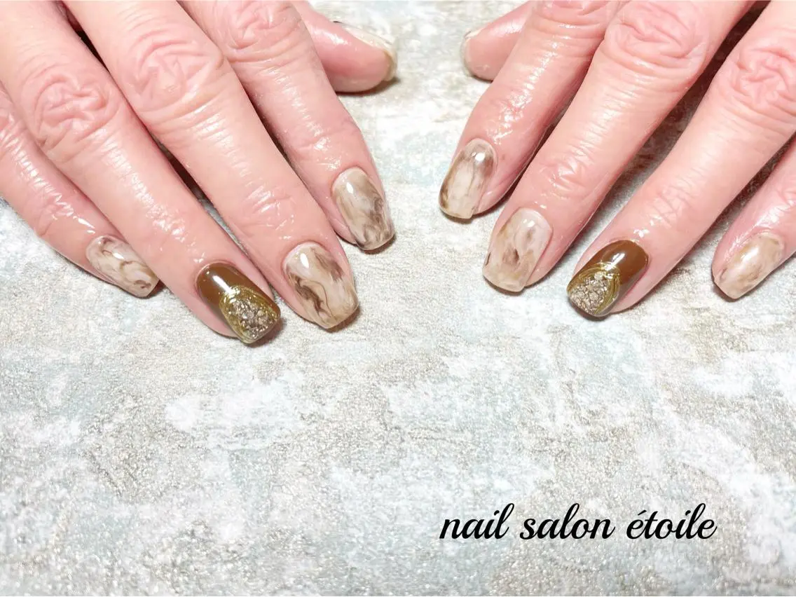 ネイル アートネイル ブラウン ジェルネイル ニュアンスネイル 冬ネイル ハンドネイル nail salon étoileのネイルデザイン