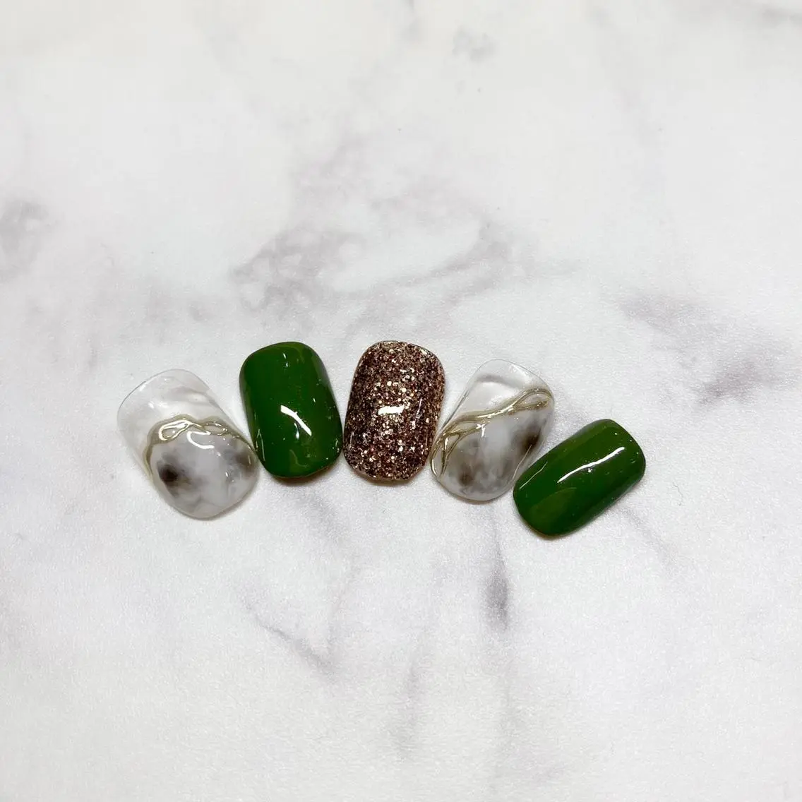 ネイル ジェルネイル ミラーネイル ニュアンスネイル パラジェル Nail&eye Belire 新宿のネイルデザイン