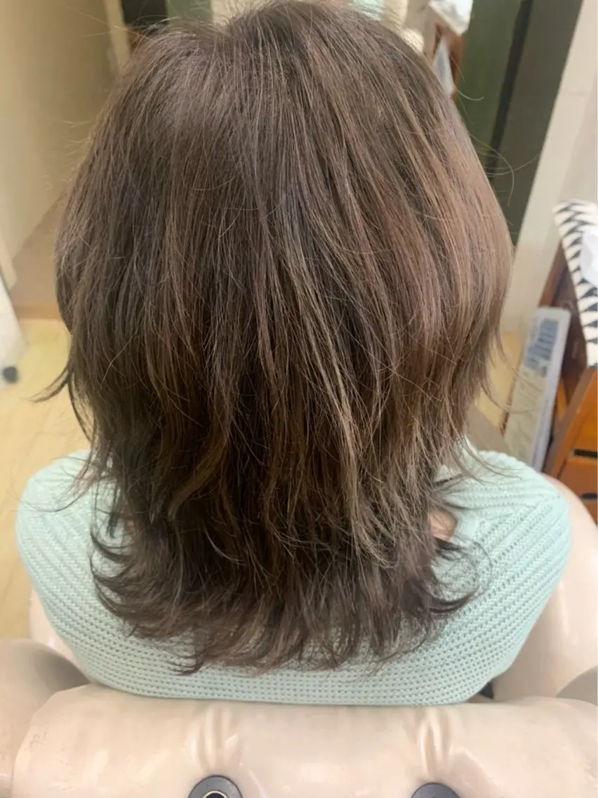 セミロング 新田 甲のヘアスタイル