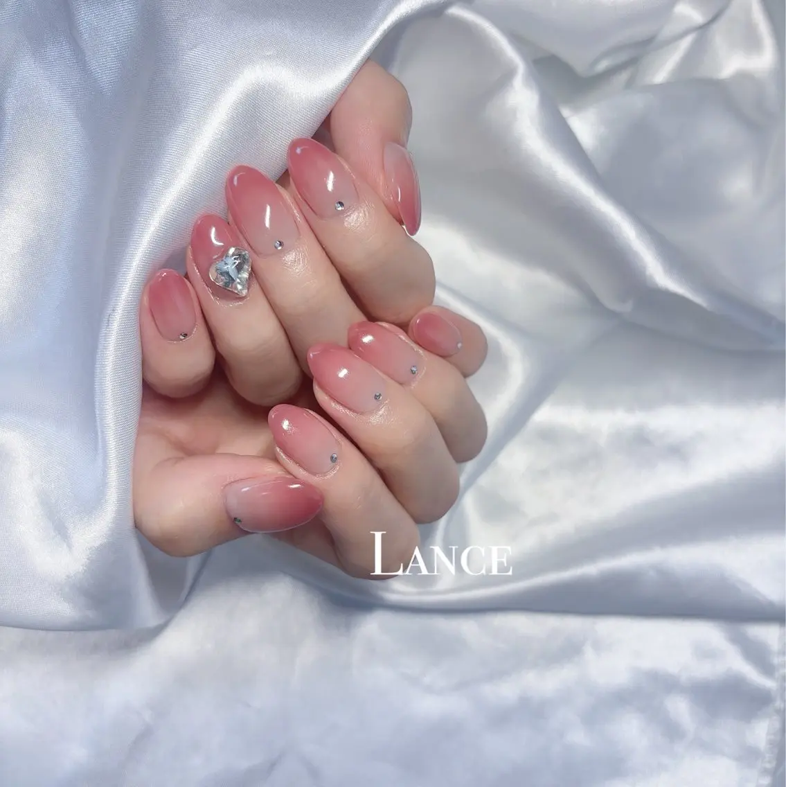 ネイル オーロラネイル フットネイル フレンチネイル キラキラネイル 韓国ネイル ハンドネイル Lance nailのネイルデザイン