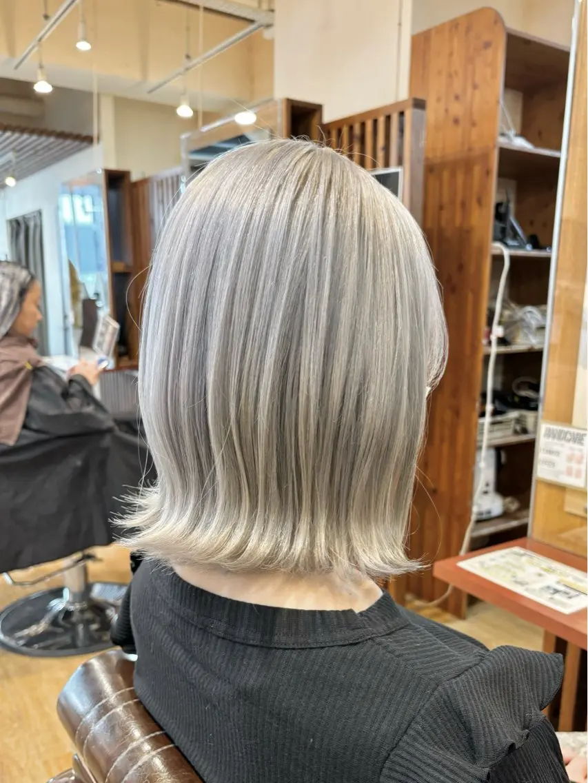 ミディアム カラー 女性目線でつくる ボブ縮毛矯正のヘアスタイル