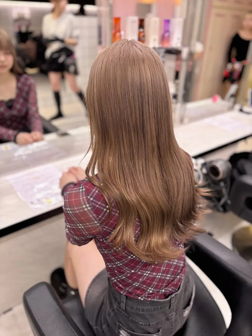 ロング カラー ベージュカラー ヘアカラー 💙ハイトーン韓国風 色白ヘア💙manaのヘアスタイル