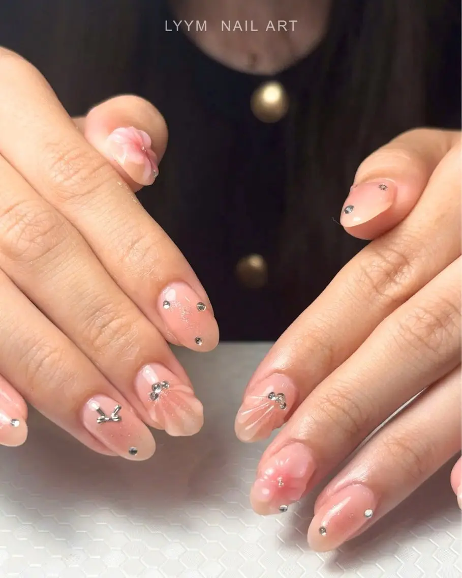 ネイル 桜ネイル フラワーネイル 韓国ネイル ピンク 春ネイル ハンドネイル LYYM Salonのネイルデザイン