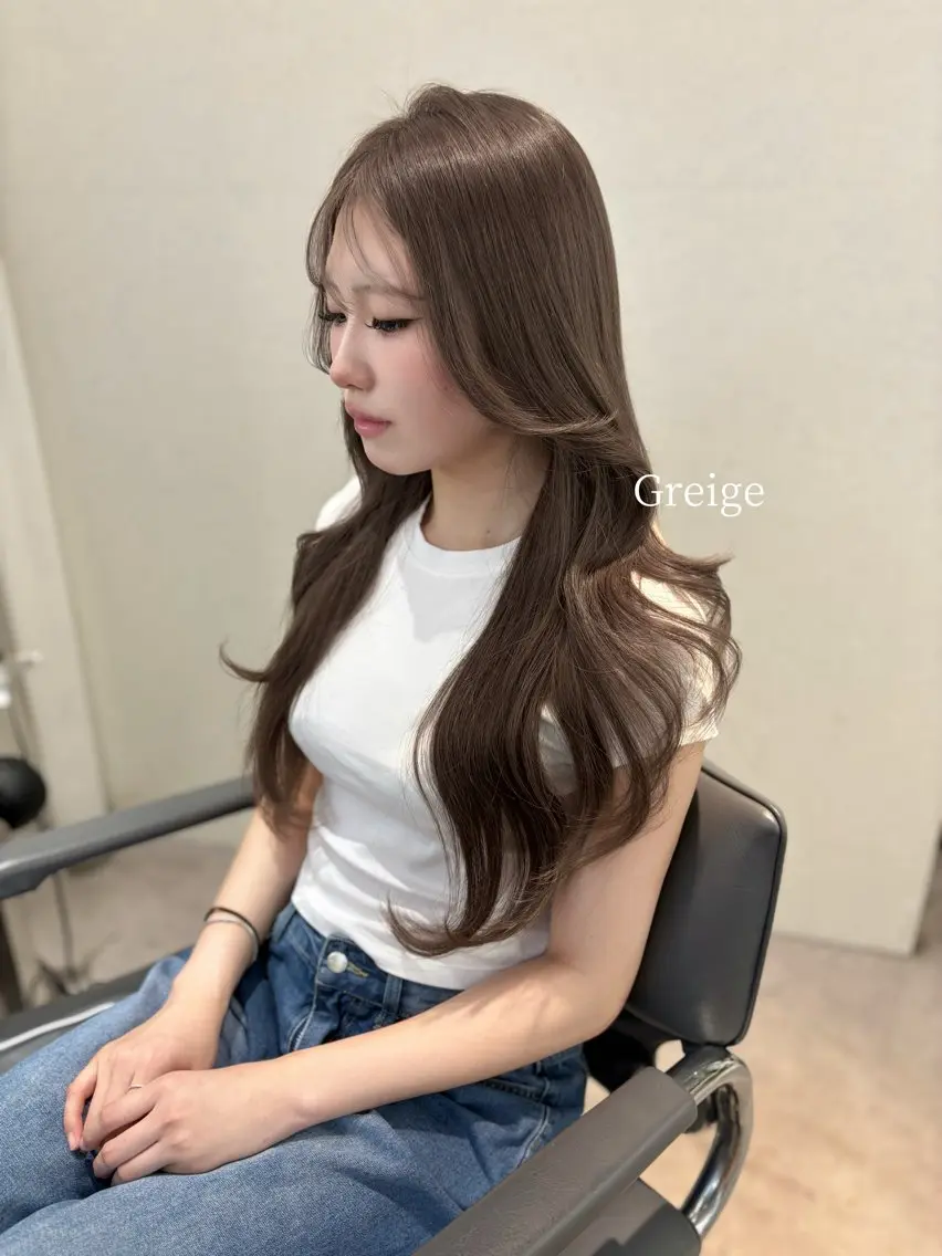 ロング カラー ベージュカラー ブリーチ 透明感カラー カット ヘアカラー トリートメント MEI🎀つやカラー 🎀レイヤー🎀渋谷のヘアスタイル