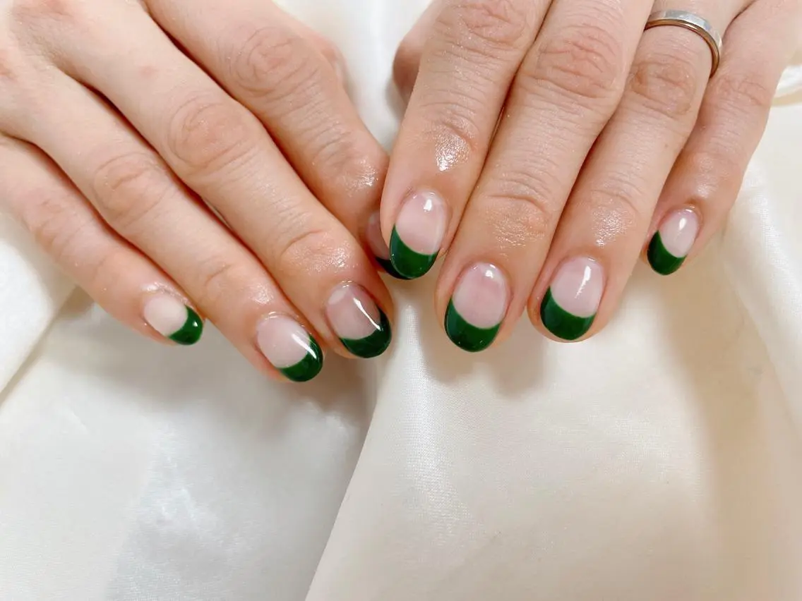 ネイル フレンチネイル mogunail &blowのネイルデザイン