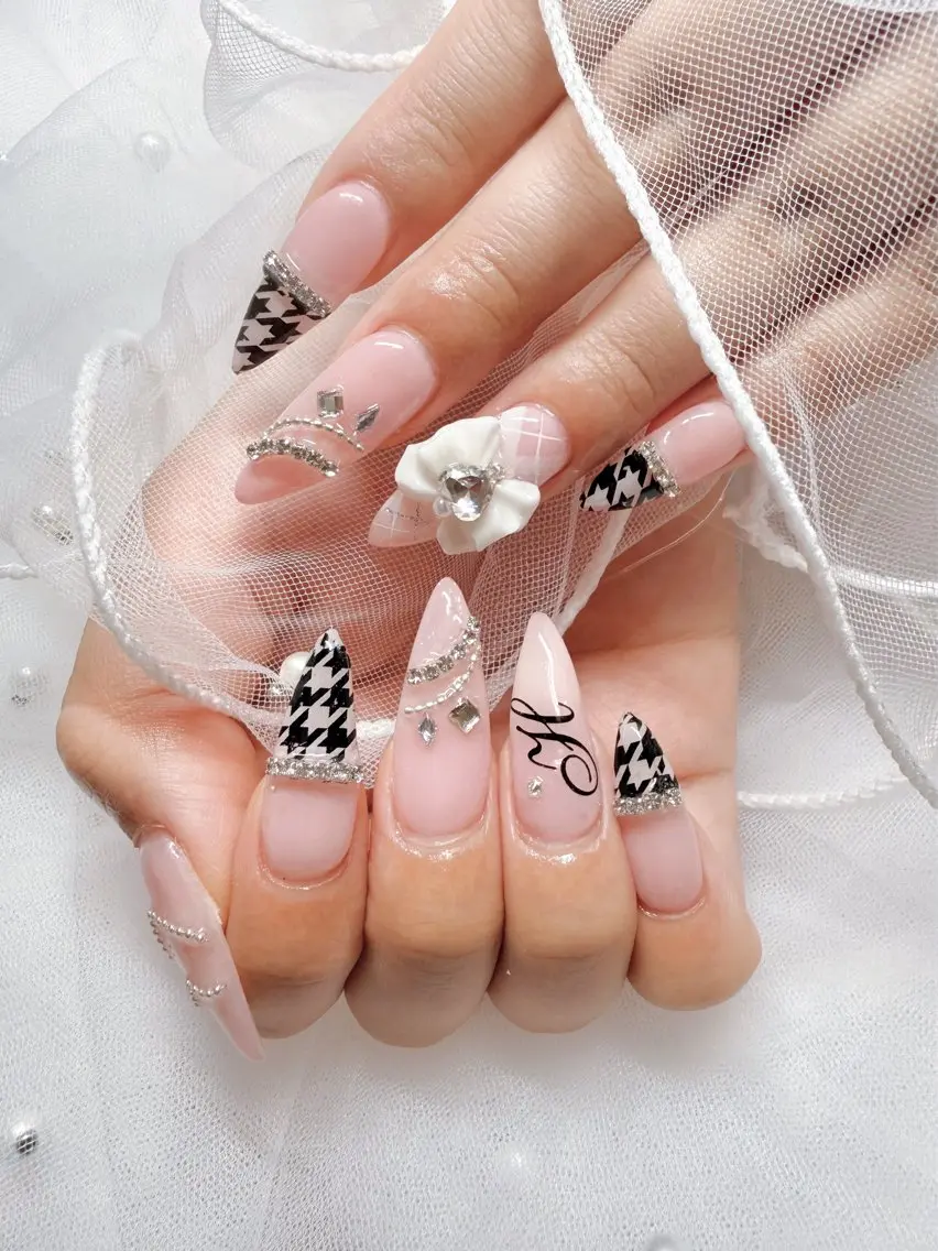 ネイル ハンドネイル CHARME 🤎〔RINA〕のネイルデザイン