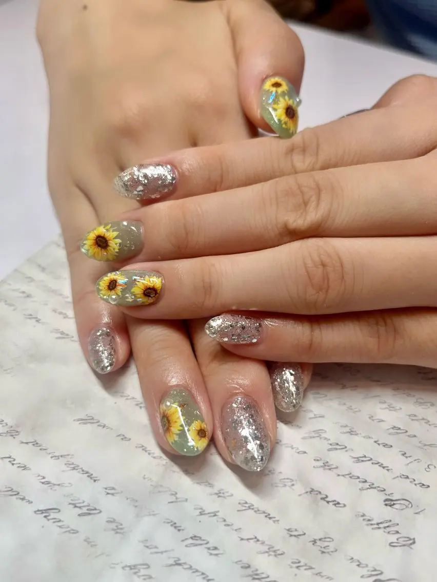ネイル ハンドネイル li___nail 31のネイルデザイン