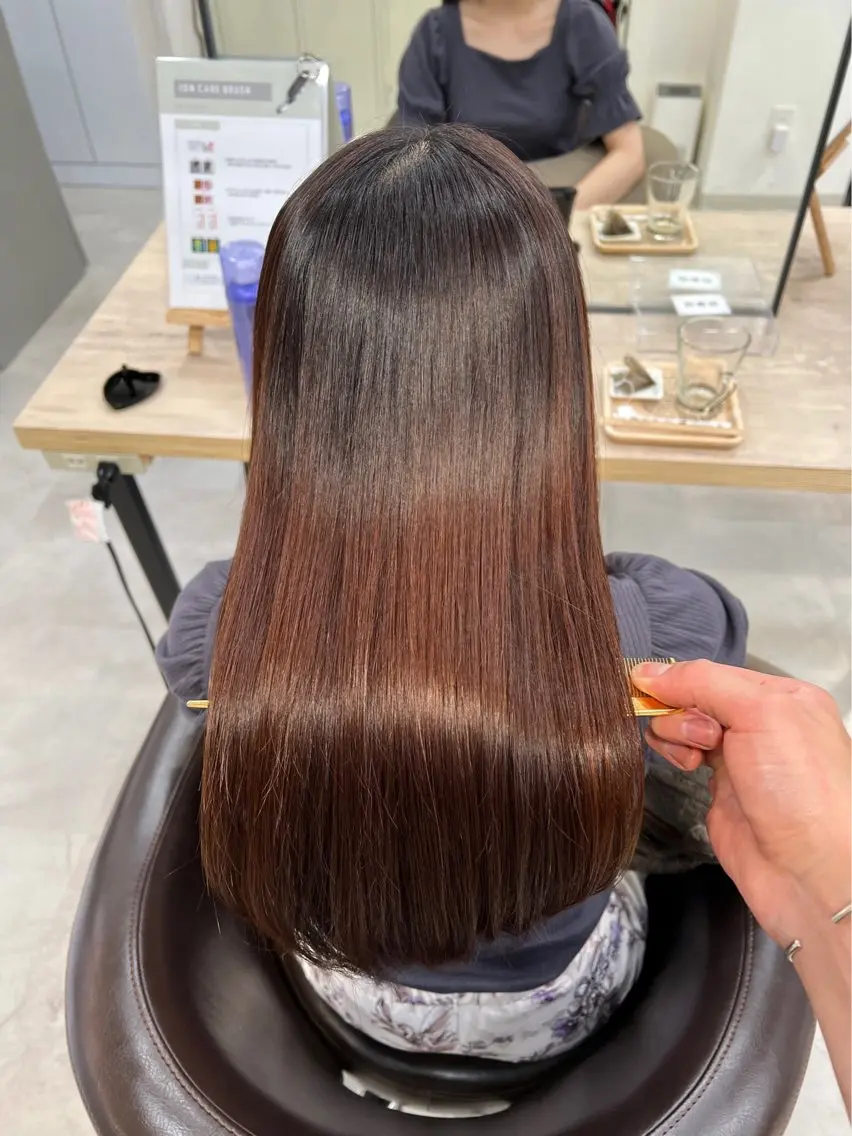 ロング 光を纏うツヤ感ロング Natsuki🤍のヘアスタイル