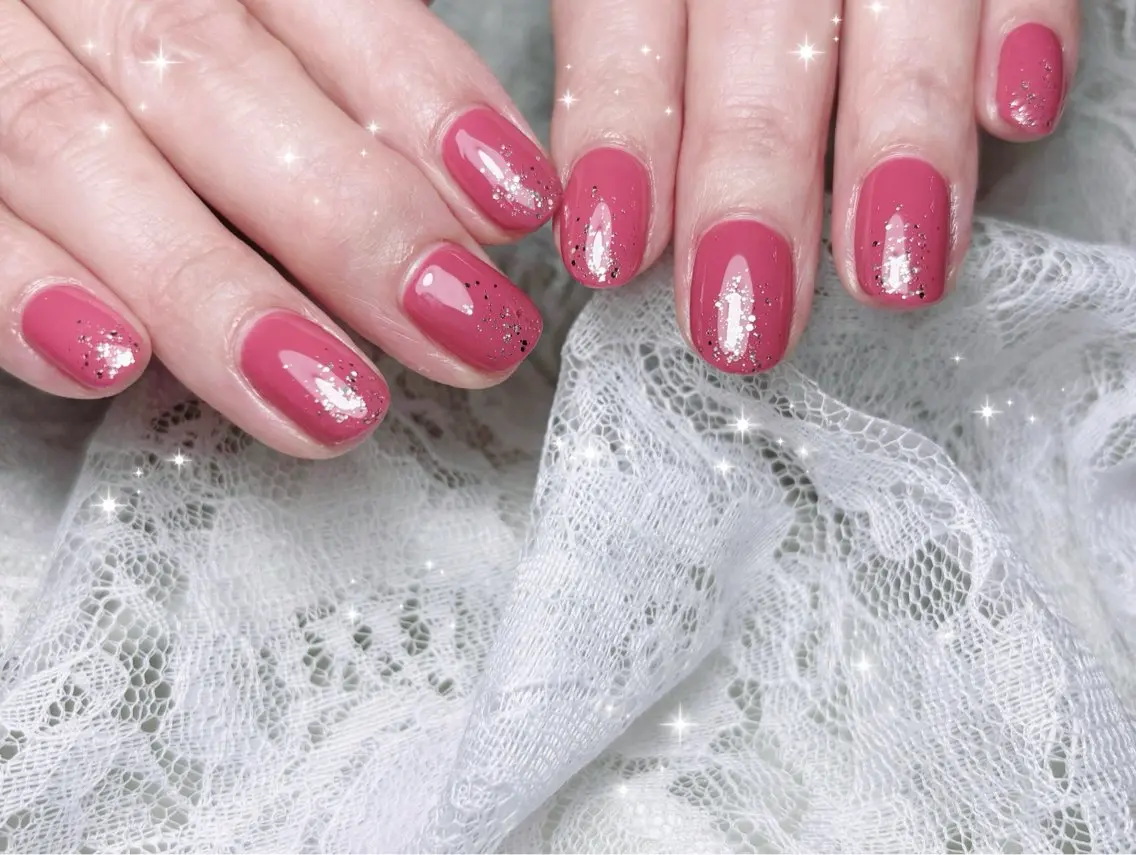 ネイル グラデーション ラメ(グリッター) ラメグラデーション 赤色 ハンドネイル FLARE NAIL フレアネイルのネイルデザイン
