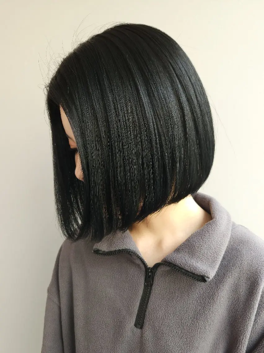 ミディアム カラー 黒髪 ブルーカラー ブルーブラック ケアカラー ネイビーカラー 成瀬 弘光のヘアスタイル
