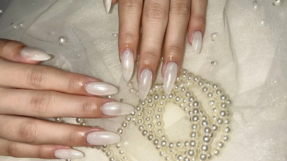 ネイル オーロラネイル ミラーネイル ハンドネイル 《LB》ラブリエ Nail&eyeのマツエク・マツパデザイン