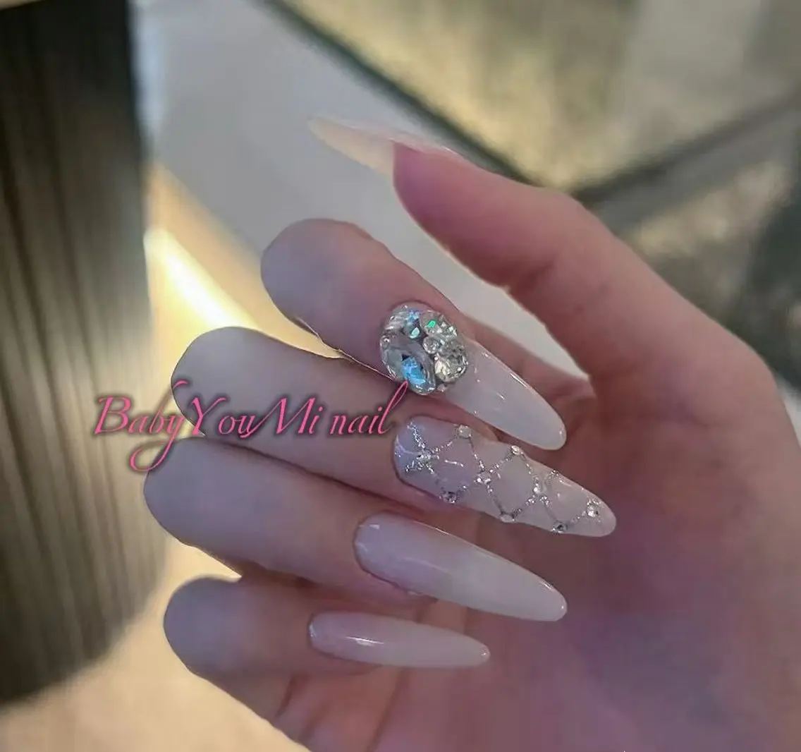 ネイル オーロラネイル フラワーネイル フットネイル フレンチネイル ジェルネイル ハンドネイル BabyYouMi nailのネイルデザイン