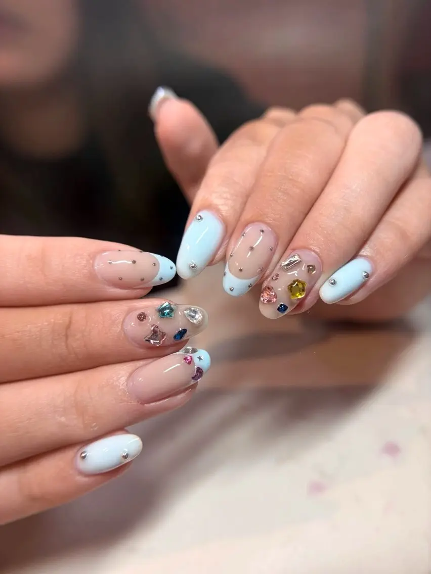 ネイル チークネイル ドット フレンチネイル グラデーション 韓国ネイル ハンドネイル Minette nailrinrinのネイルデザイン