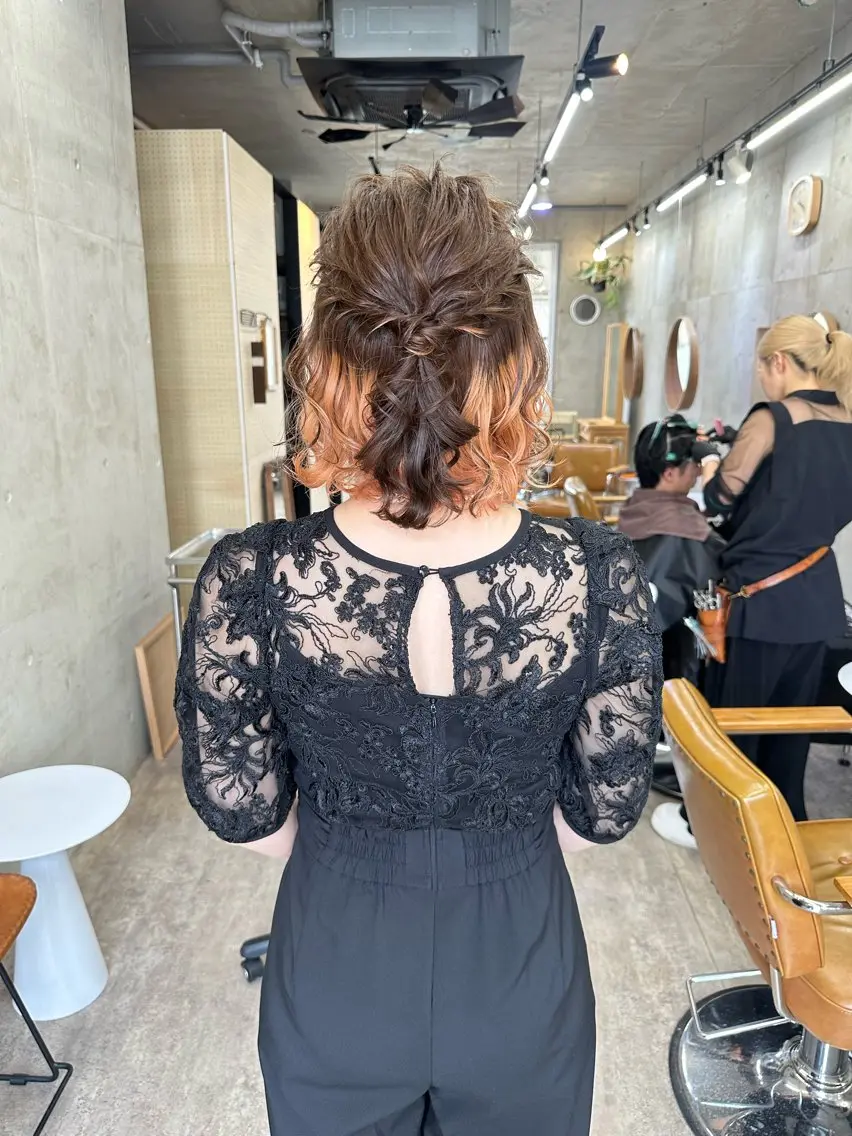 ショート カラー ヘアアレンジ ハーフアップ ベージュカラー ブリーチ ブラウンカラー ケアブリーチ ヘアセット カットモデル募集中 ／HARUKA🎀のヘアスタイル