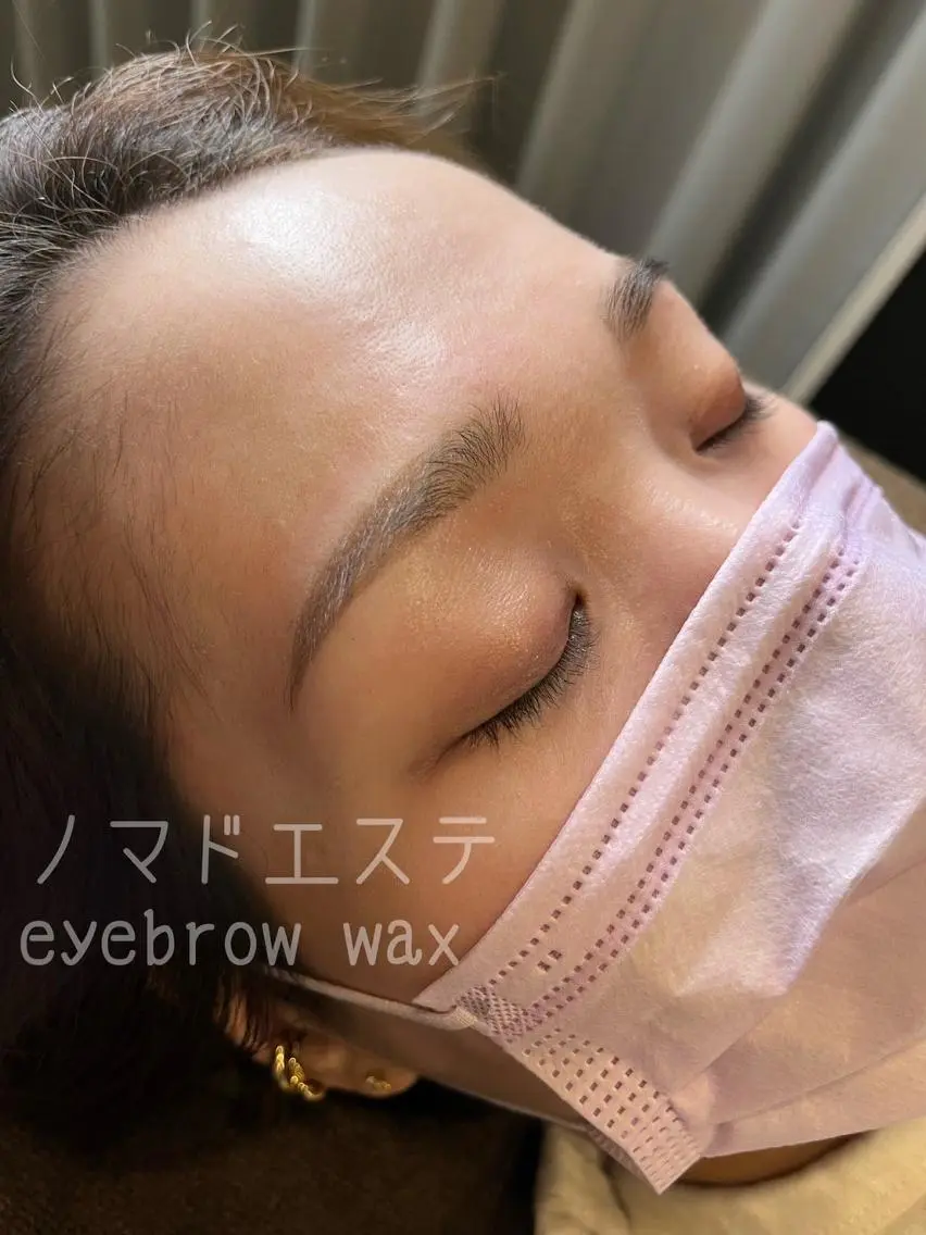 眉ワックス脱毛+眉カット+メイクの写真