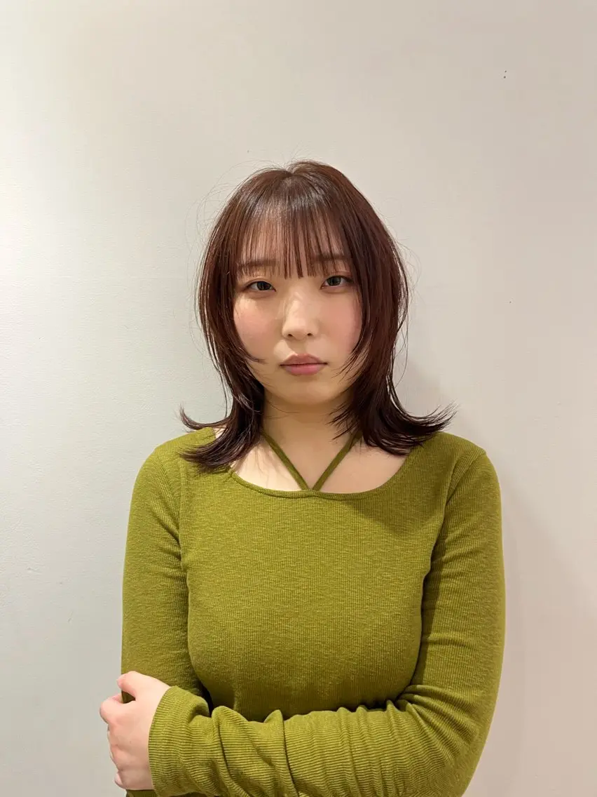 ミディアム ミディアムレイヤー ピンクブラウン 顔まわりレイヤー 顔周りカット レイヤーカット 吉野椋哉 札幌大通りのその他イメージ