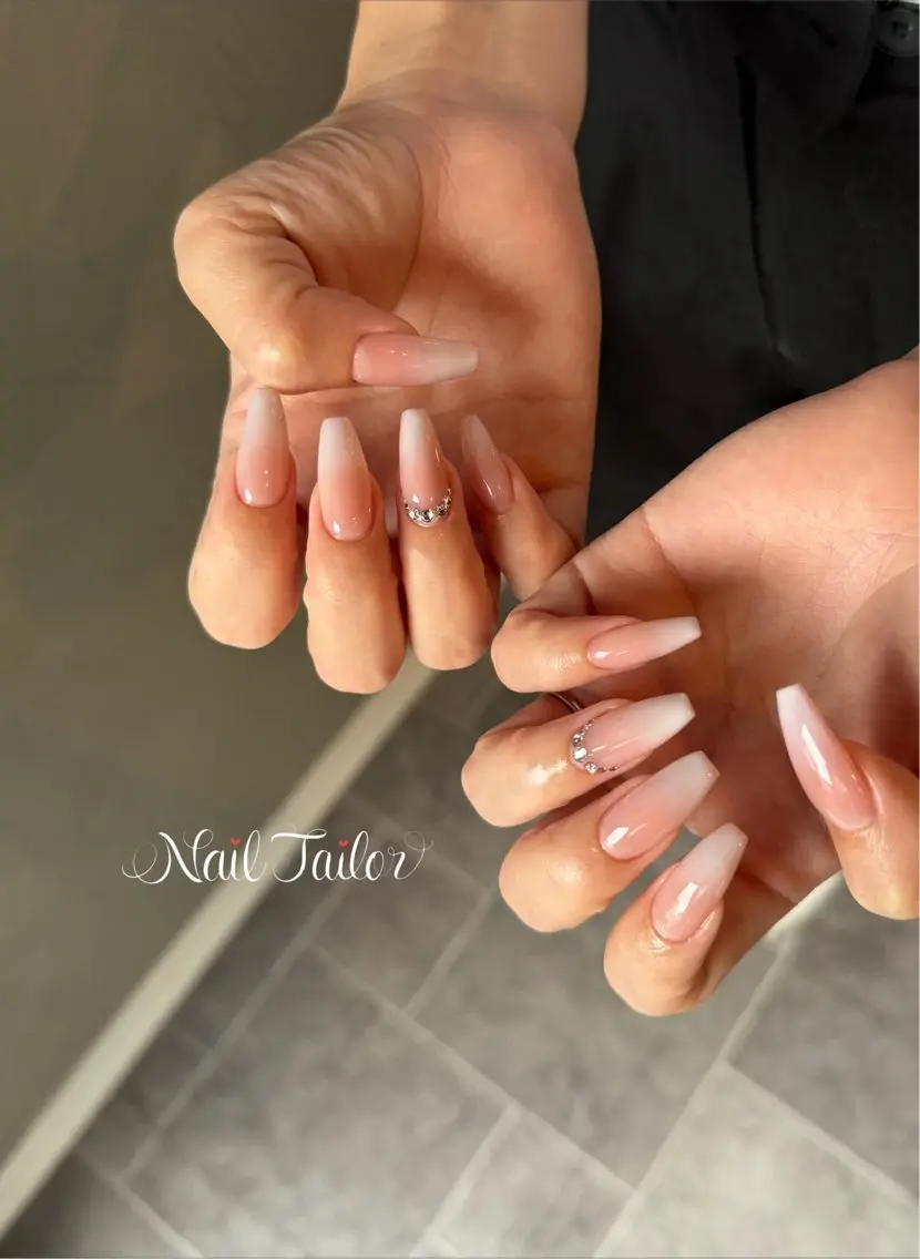 ネイル 長さ出し ホワイト ハンドネイル NailTailor ネイルテイラーのネイルデザイン