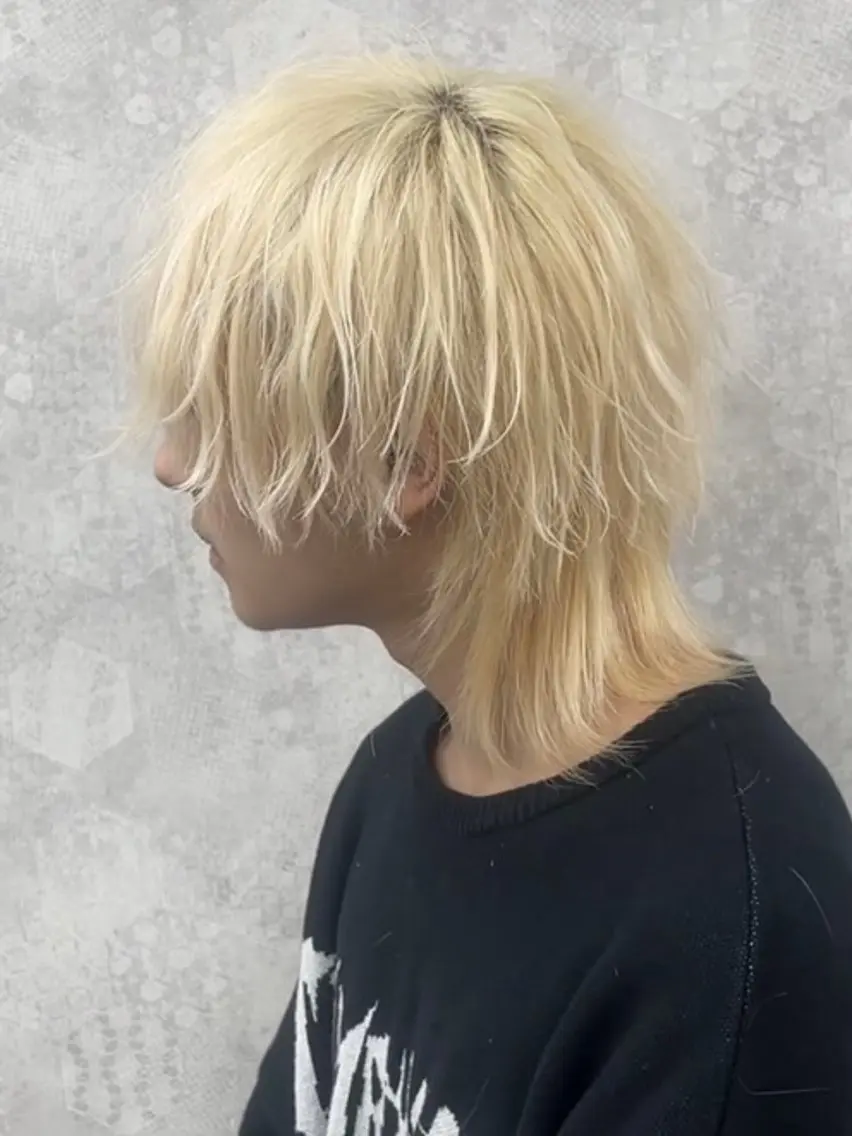 カラー メンズ メンズブリーチ センターパート フェザーパーマ メンズハイトーン メンズ韓国風 カット ヘアカラー メンズハイトーン No.1🏆Tiamのヘアスタイル