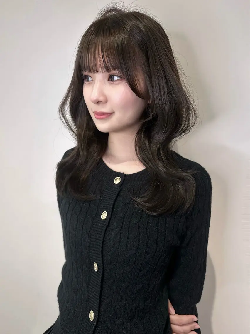 セミロング くびれヘア 韓国風ヘア レイヤーカット カット 'AXIS Nanamiのヘアスタイル