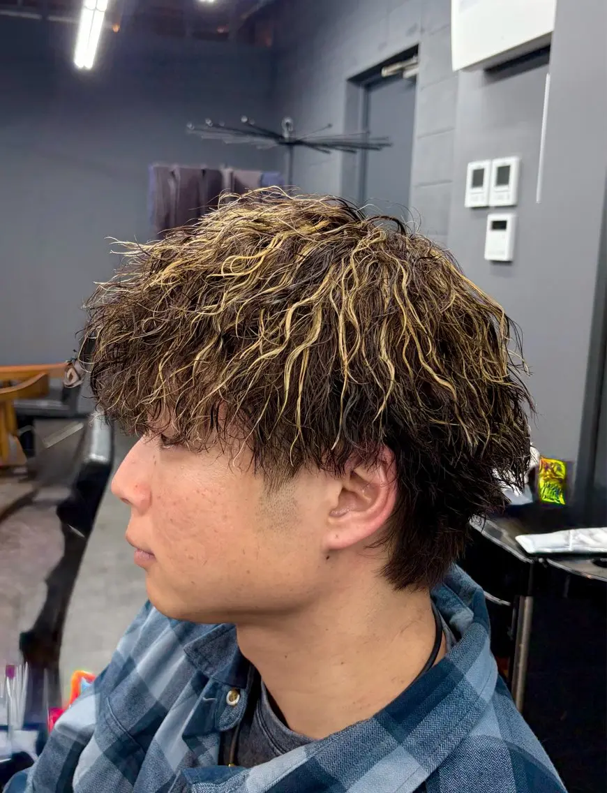 カット+メッシュキャップハイライト+パーマの写真