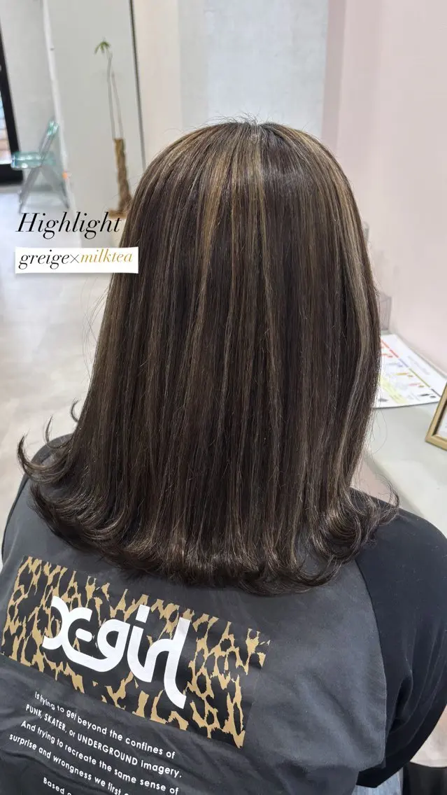 ミディアム ハイライト ヘアカラー トリートメント 🎀柔らか暖色カラ ー💕sayakaのヘアスタイル