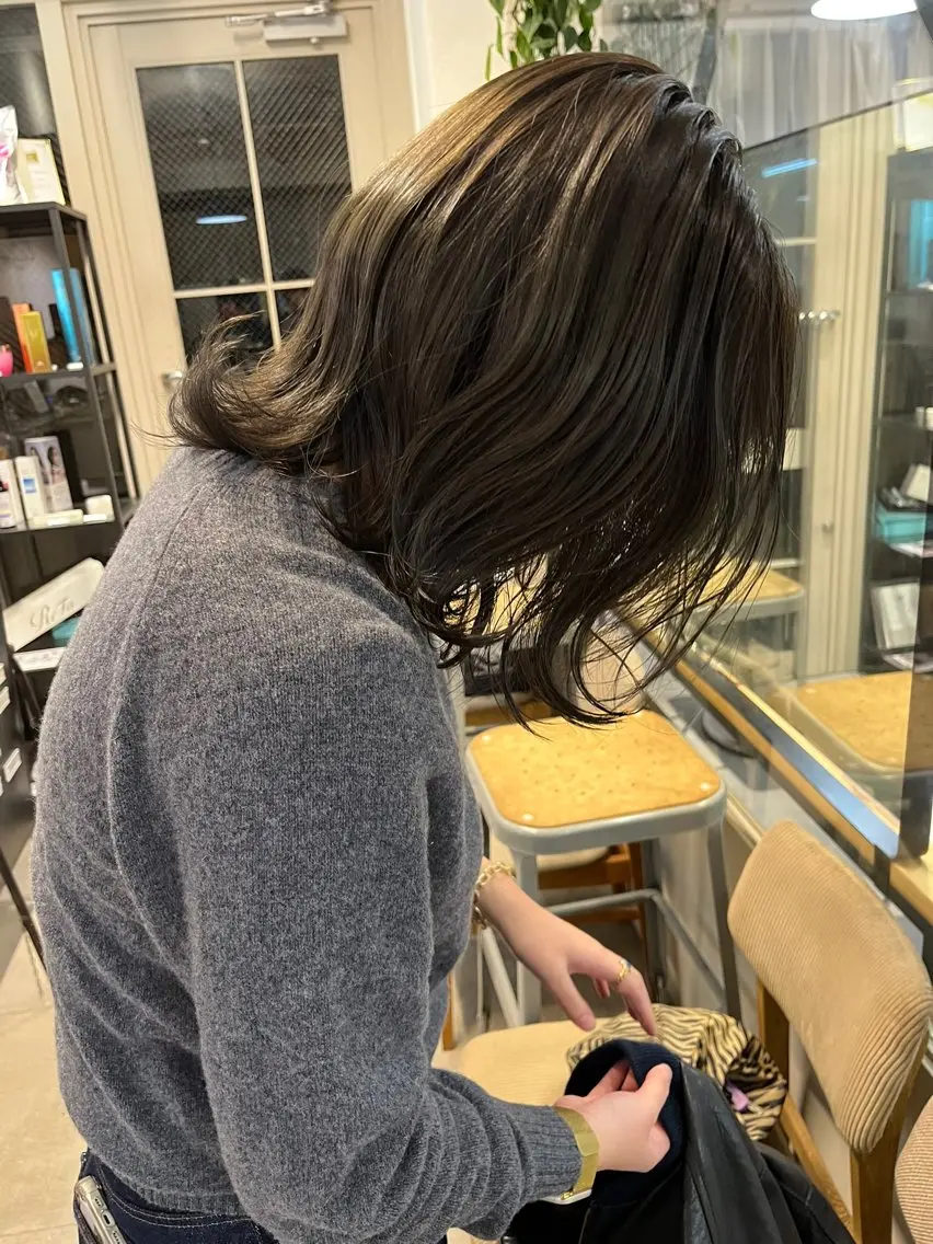 ミディアム カラー カット ヘアカラー トリートメント 赤み消しカラー/ ミントカラー/トモキのヘアスタイル