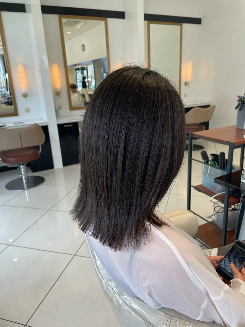 ミディアム 岡田 蓮美のヘアスタイル