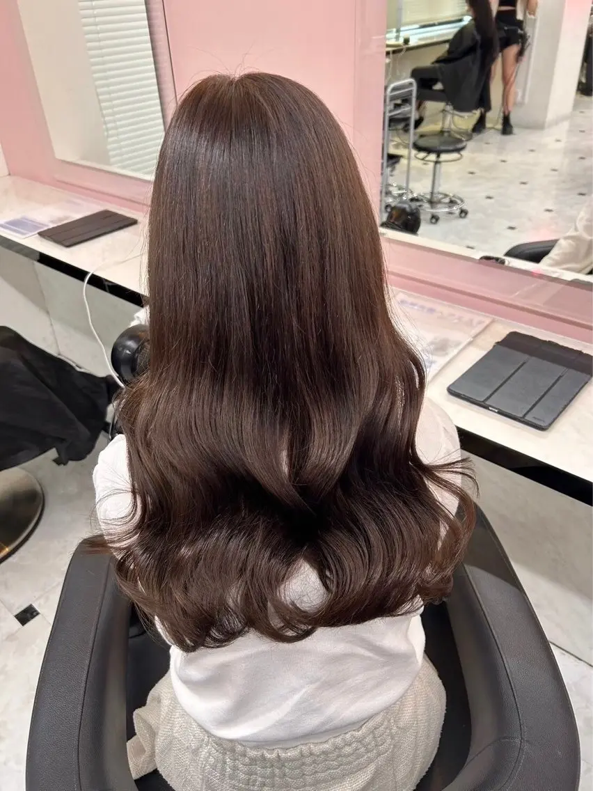 ロング カラー ヘアカラー トリートメント 透明感ベージュ🤎 manami👒🌿のヘアスタイル