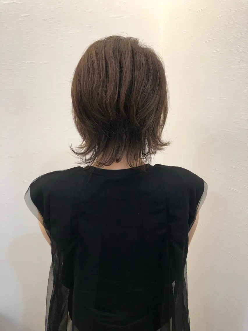 ミディアム ツノガイ エリのヘアスタイル